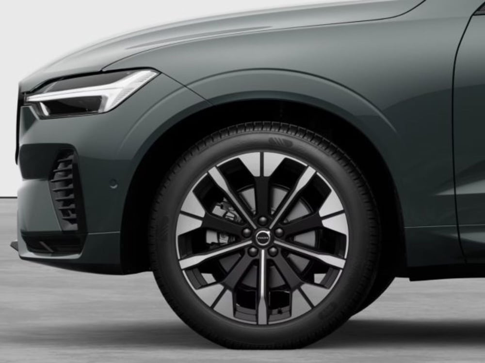 Volvo XC60 nuova a Modena (7)