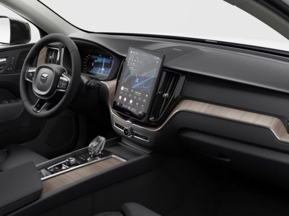 Volvo XC60 nuova a Modena (8)