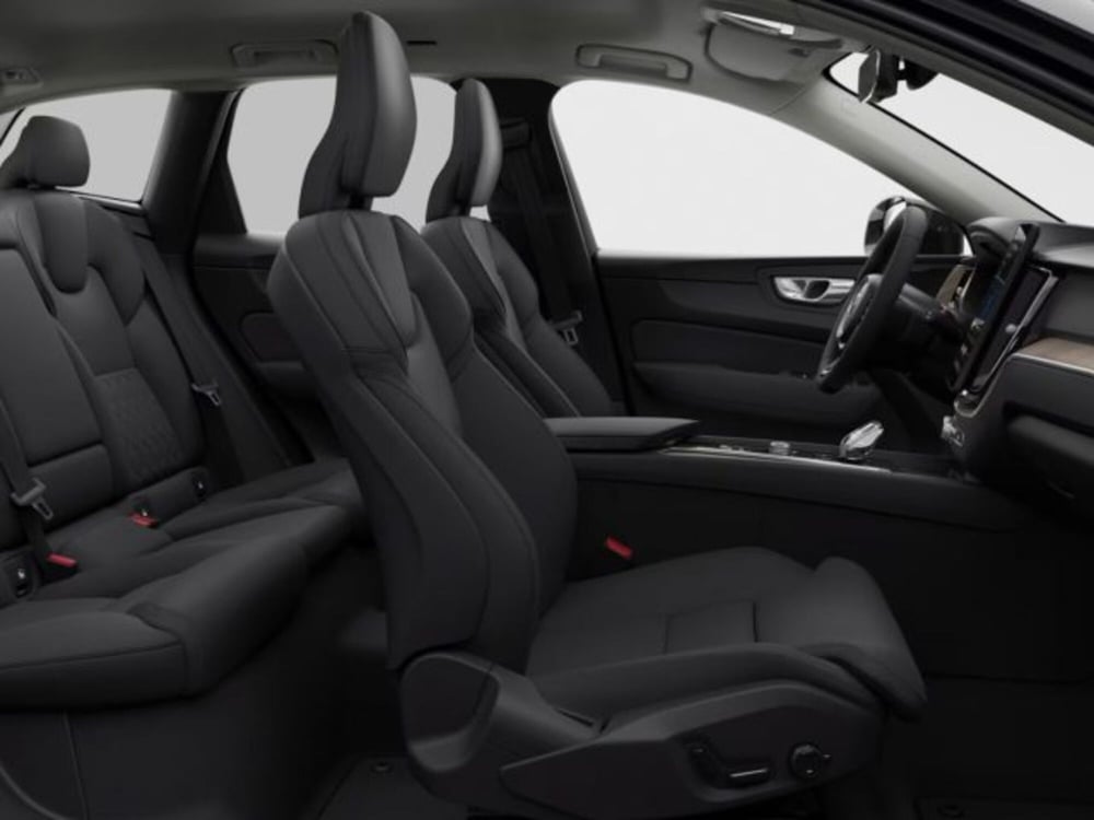 Volvo XC60 nuova a Modena (12)