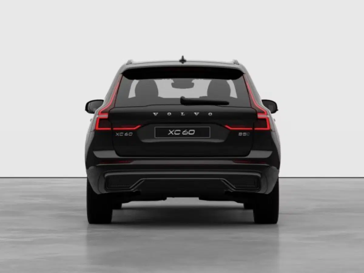 Volvo XC60 nuova a Modena (4)