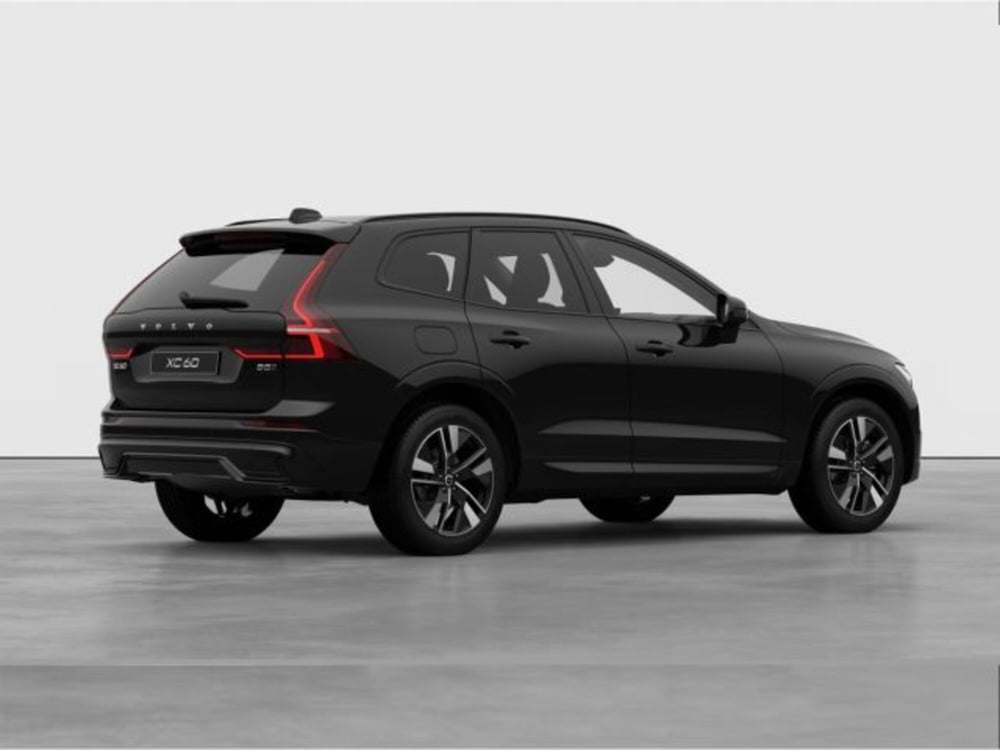 Volvo XC60 nuova a Modena (5)