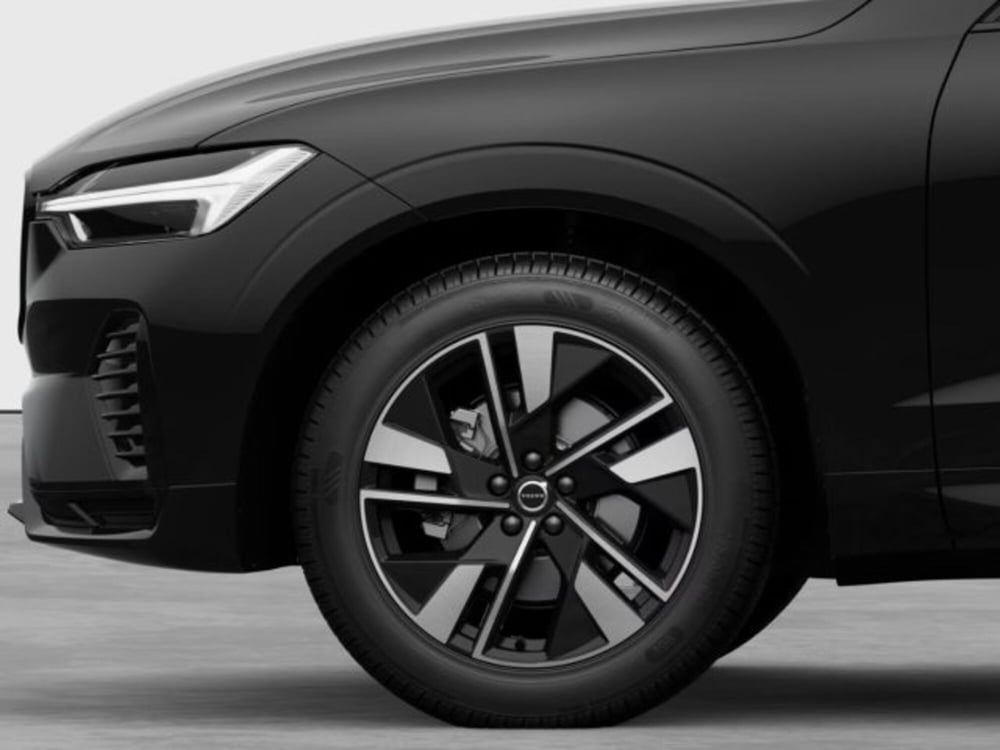 Volvo XC60 nuova a Modena (7)