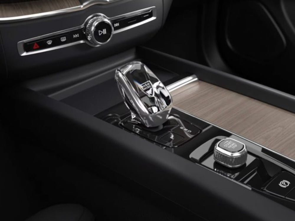 Volvo XC60 nuova a Modena (11)