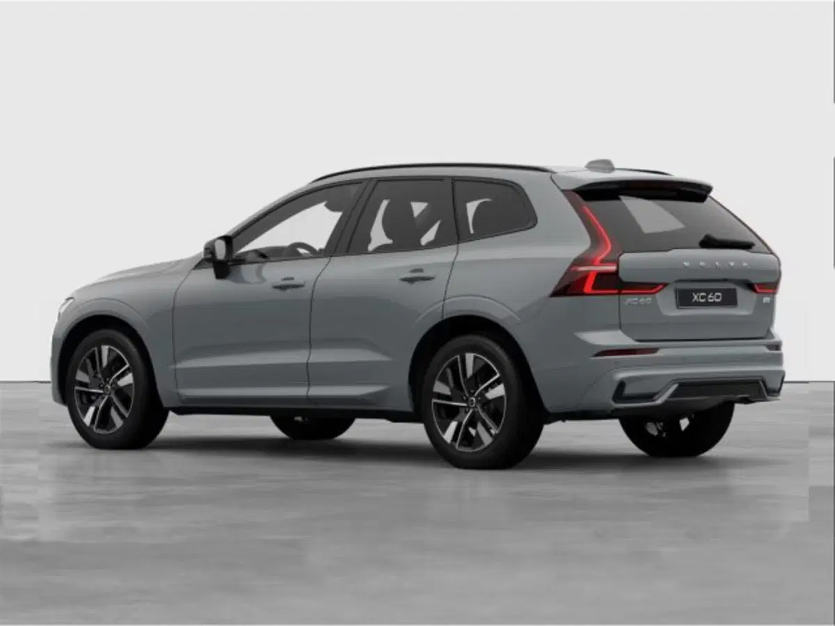 Volvo XC60 nuova a Modena (3)