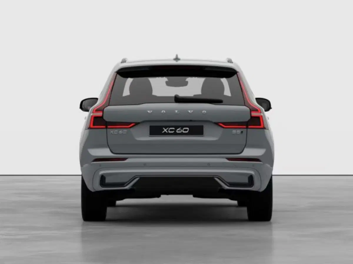 Volvo XC60 nuova a Modena (4)