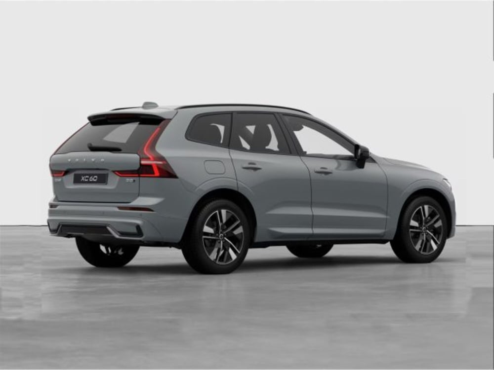 Volvo XC60 nuova a Modena (5)