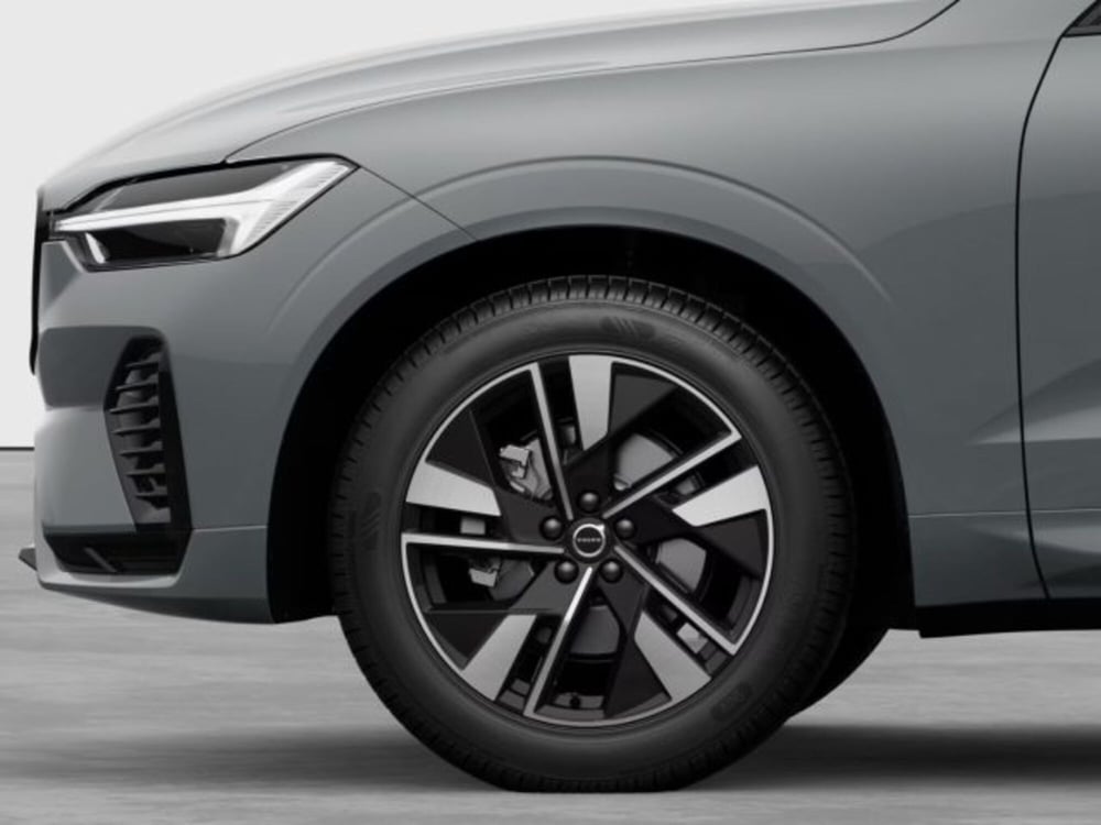 Volvo XC60 nuova a Modena (7)