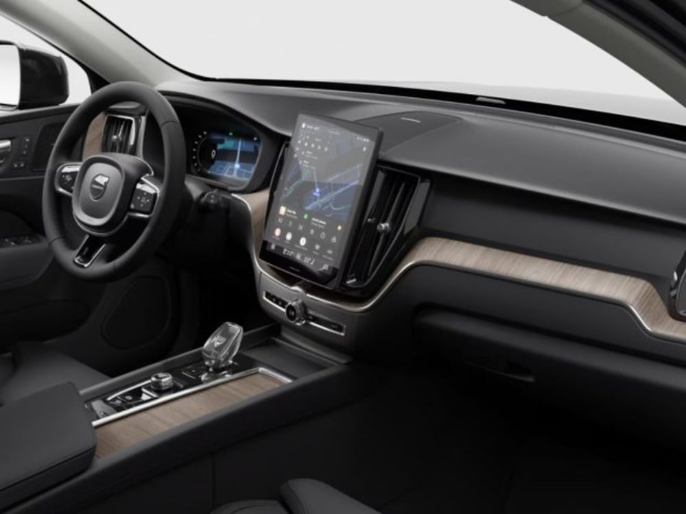 Volvo XC60 nuova a Modena (8)