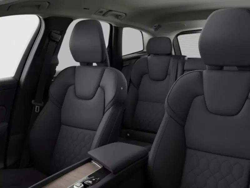 Volvo XC60 nuova a Modena (9)