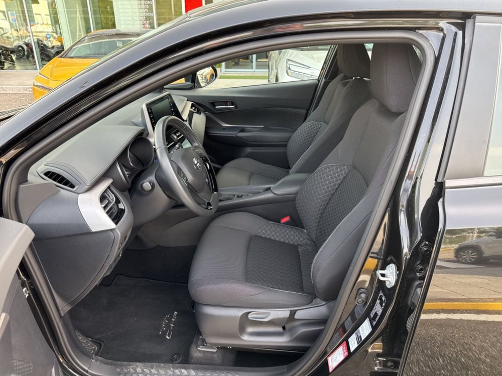 Toyota Toyota C-HR usata a Reggio Calabria (9)
