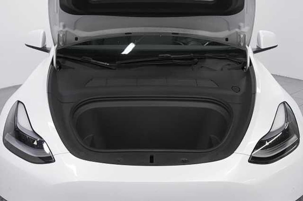 Tesla Model Y usata a Como (10)