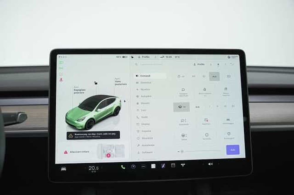 Tesla Model Y usata a Como (20)