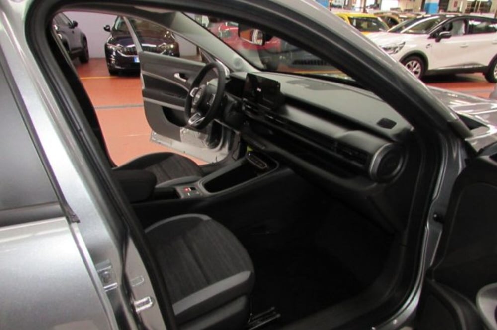 Jeep Avenger nuova a Milano (15)