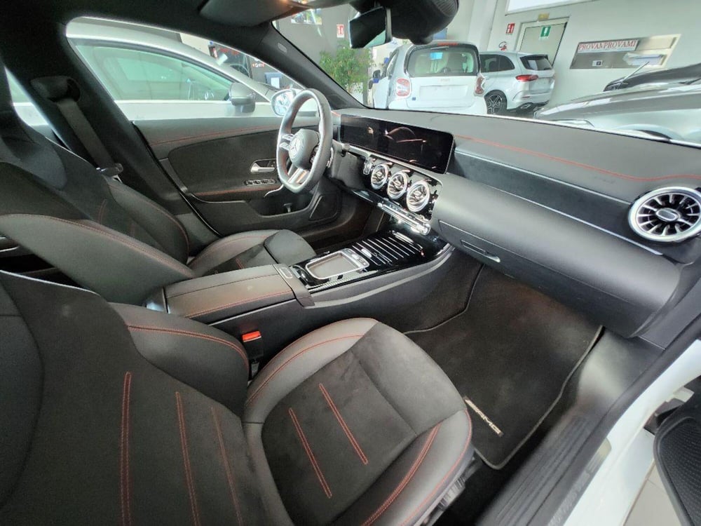 Mercedes-Benz CLA Shooting Brake usata a Milano (12)