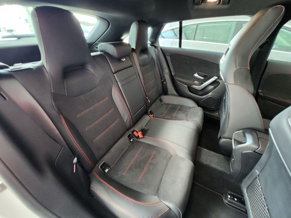 Mercedes-Benz CLA Shooting Brake usata a Milano (14)