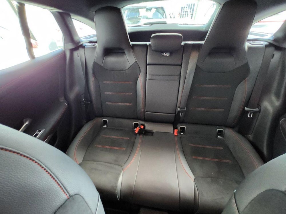 Mercedes-Benz CLA Shooting Brake usata a Milano (16)