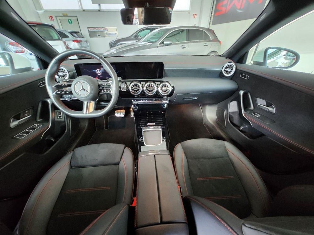 Mercedes-Benz CLA Shooting Brake usata a Milano (17)