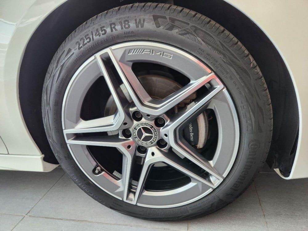 Mercedes-Benz CLA Shooting Brake usata a Milano (7)