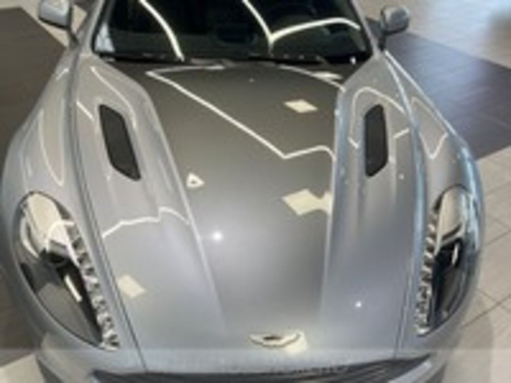 Aston Martin DBS usata a Udine (13)