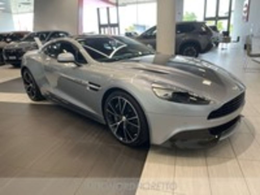 Aston Martin DBS usata a Udine (4)