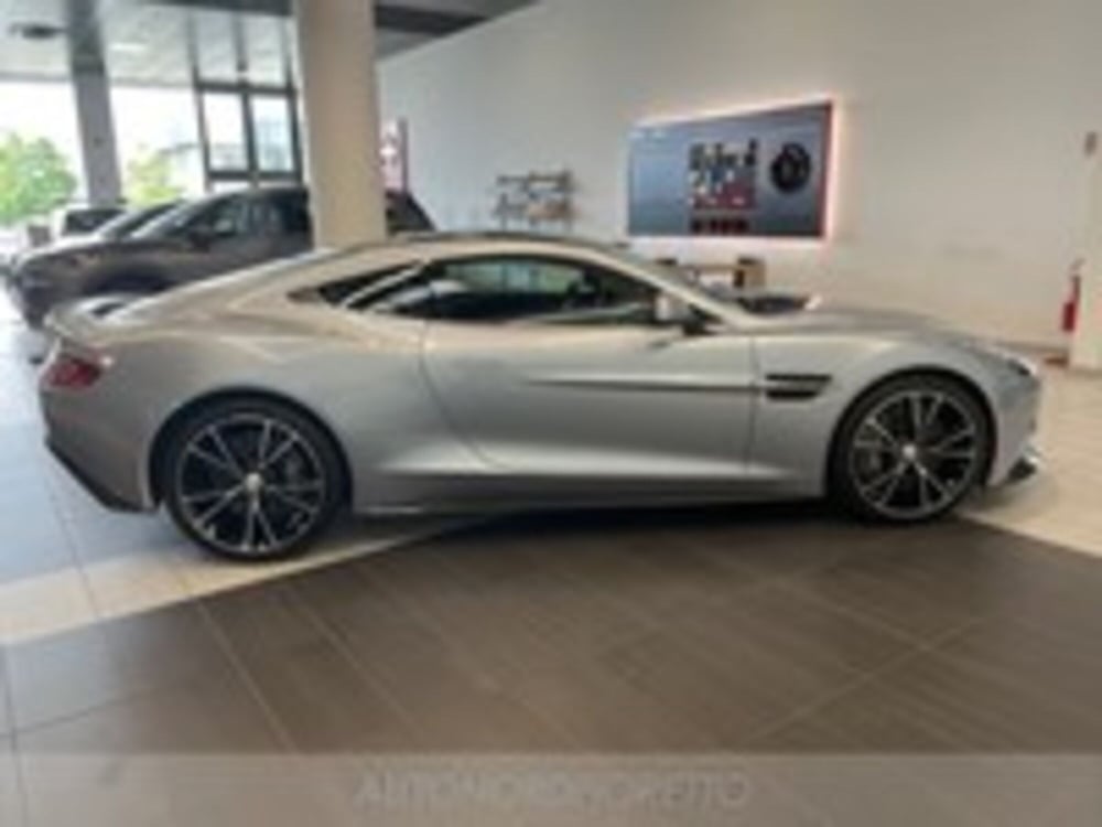 Aston Martin DBS usata a Udine (5)