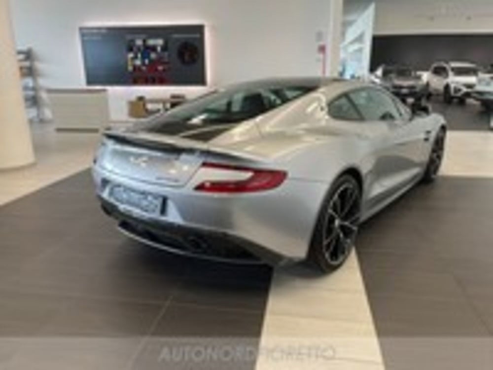 Aston Martin DBS usata a Udine (6)
