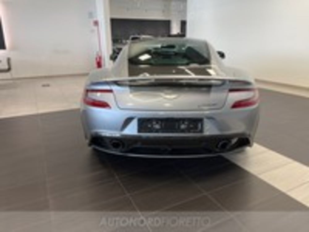 Aston Martin DBS usata a Udine (7)