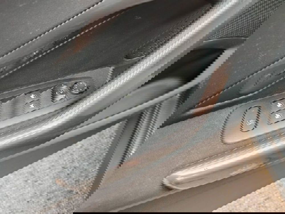 Peugeot 2008 nuova a Potenza (19)