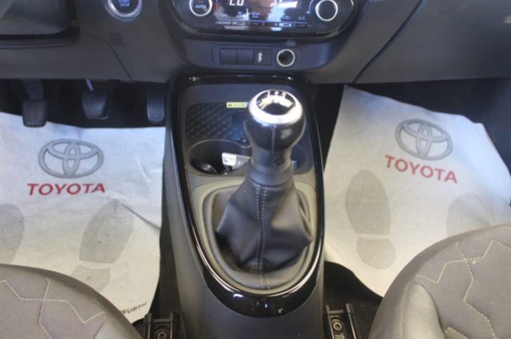 Toyota Aygo X usata a Roma (16)
