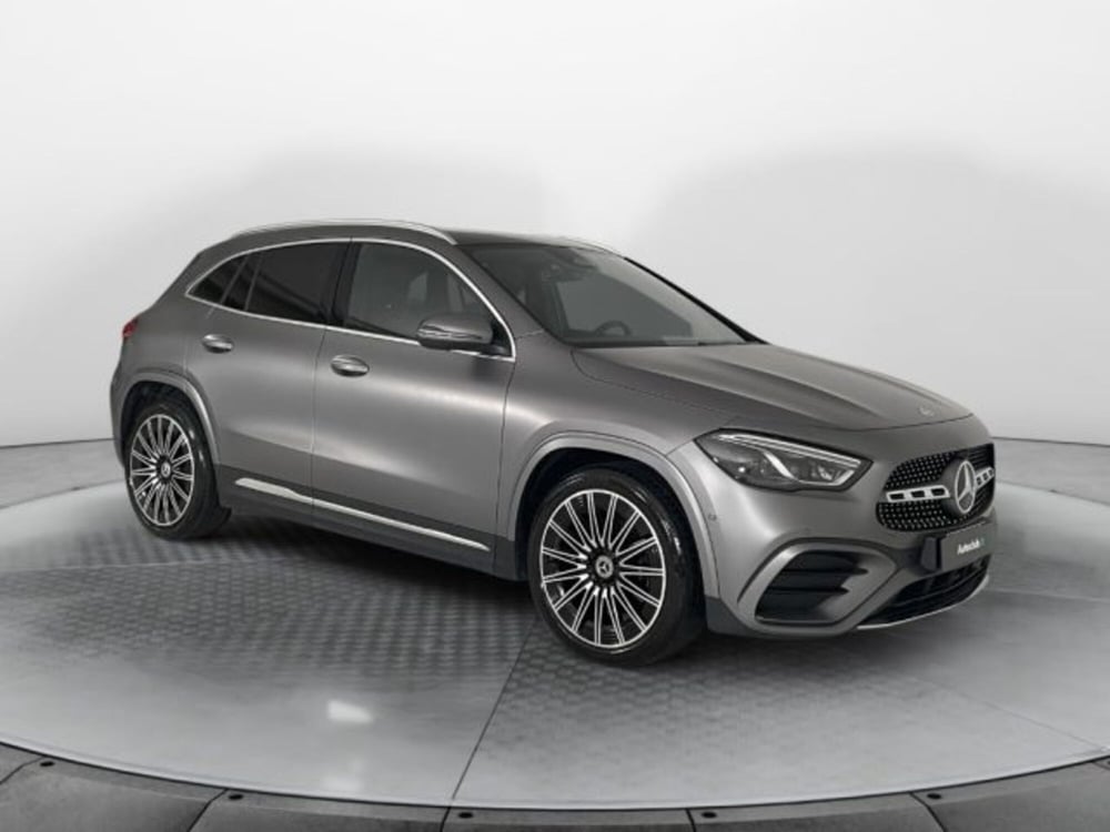 Mercedes-Benz GLA SUV usata a Modena (16)