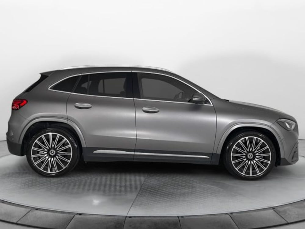 Mercedes-Benz GLA SUV usata a Modena (4)