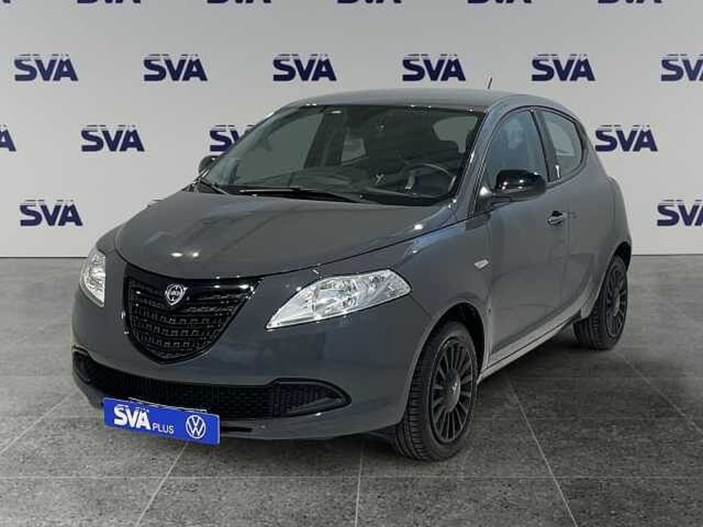 Lancia Ypsilon usata a Ravenna