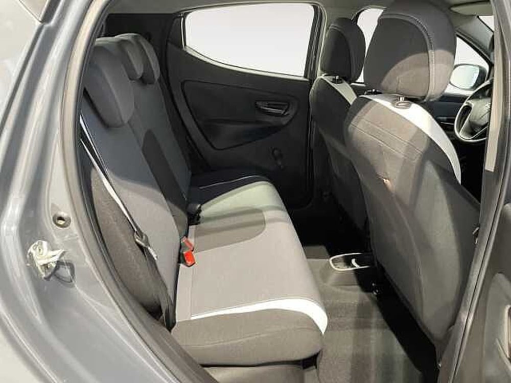 Lancia Ypsilon usata a Ravenna (8)