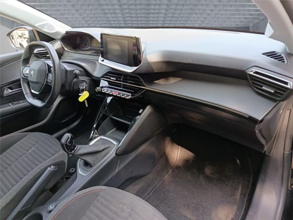 Peugeot 208 usata a Bari (12)