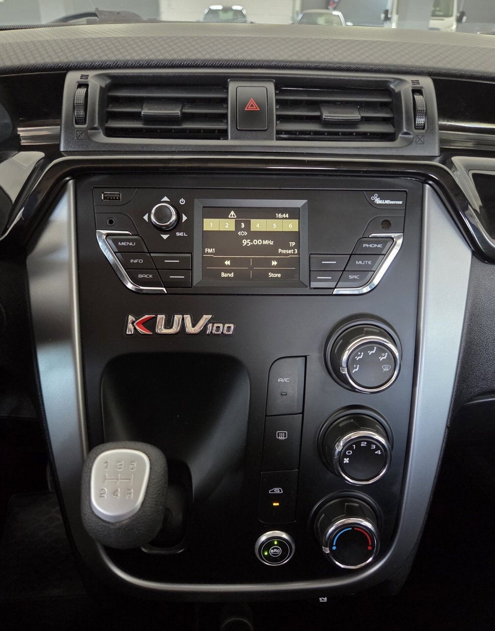 Mahindra KUV100 usata a Torino (6)