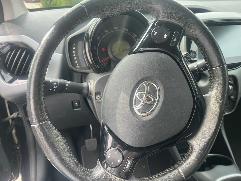 Toyota Aygo usata a Lecco (11)