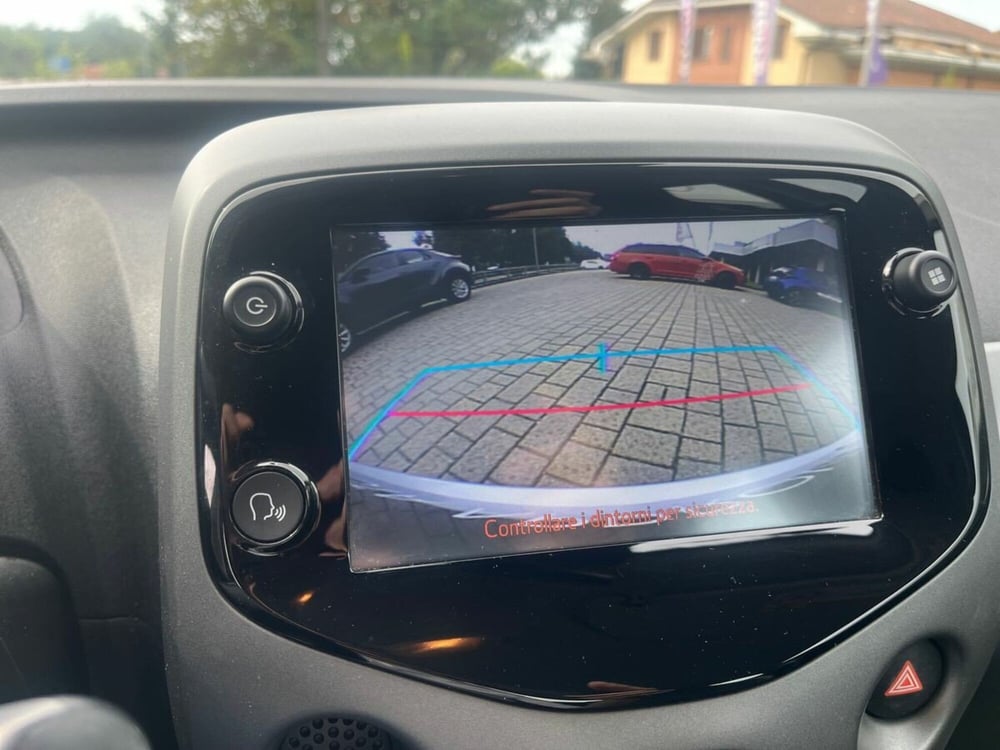 Toyota Aygo usata a Lecco (15)