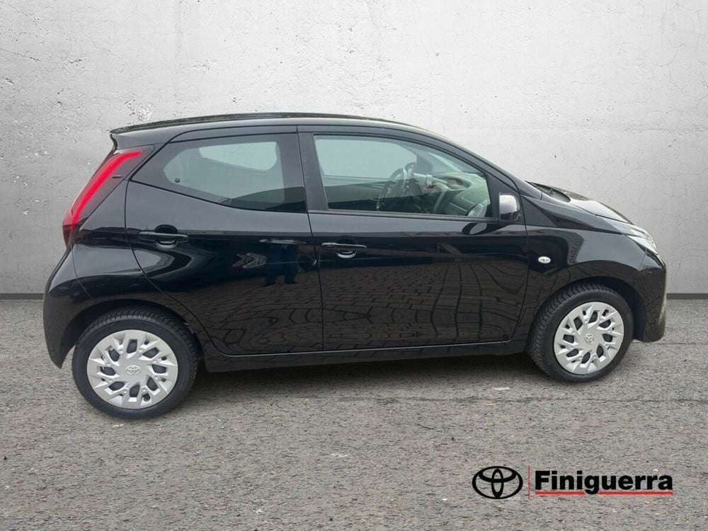 Toyota Aygo usata a Lecco (9)