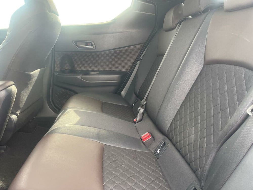 Toyota Toyota C-HR usata a Lecco (11)