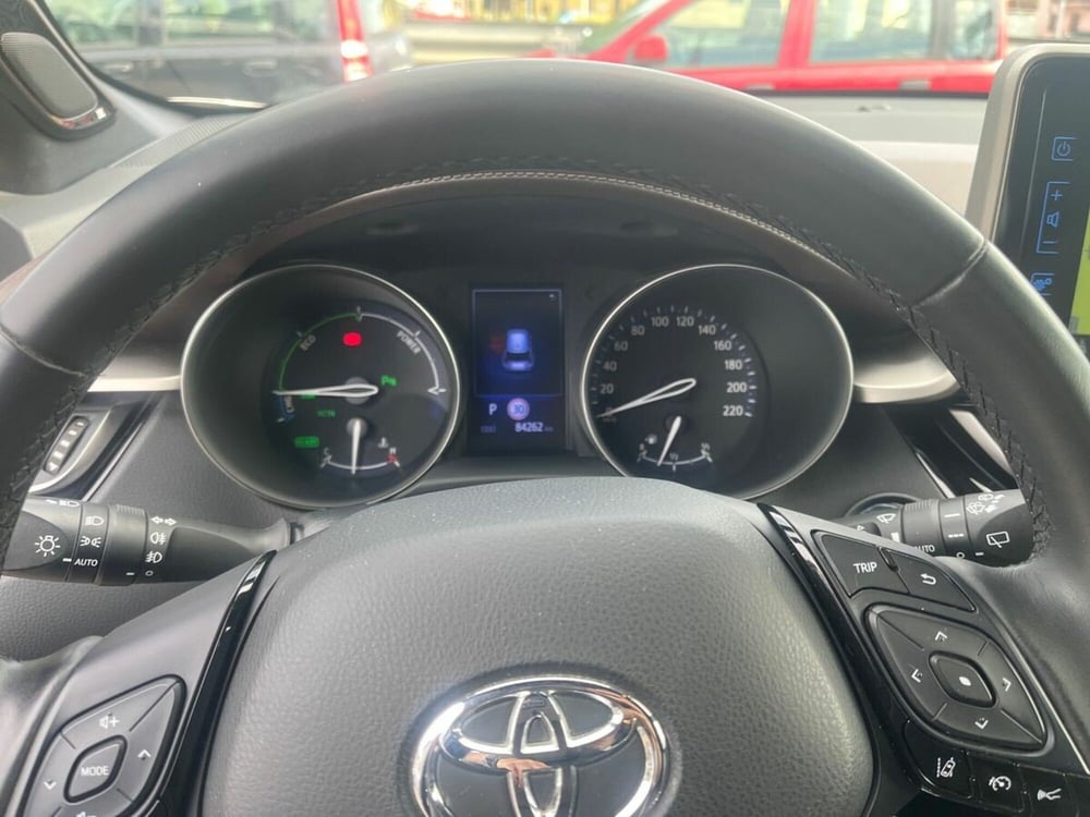 Toyota Toyota C-HR usata a Lecco (4)