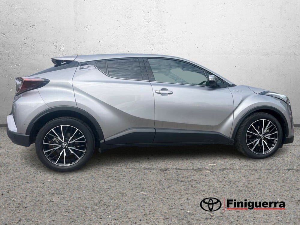 Toyota Toyota C-HR usata a Lecco (7)