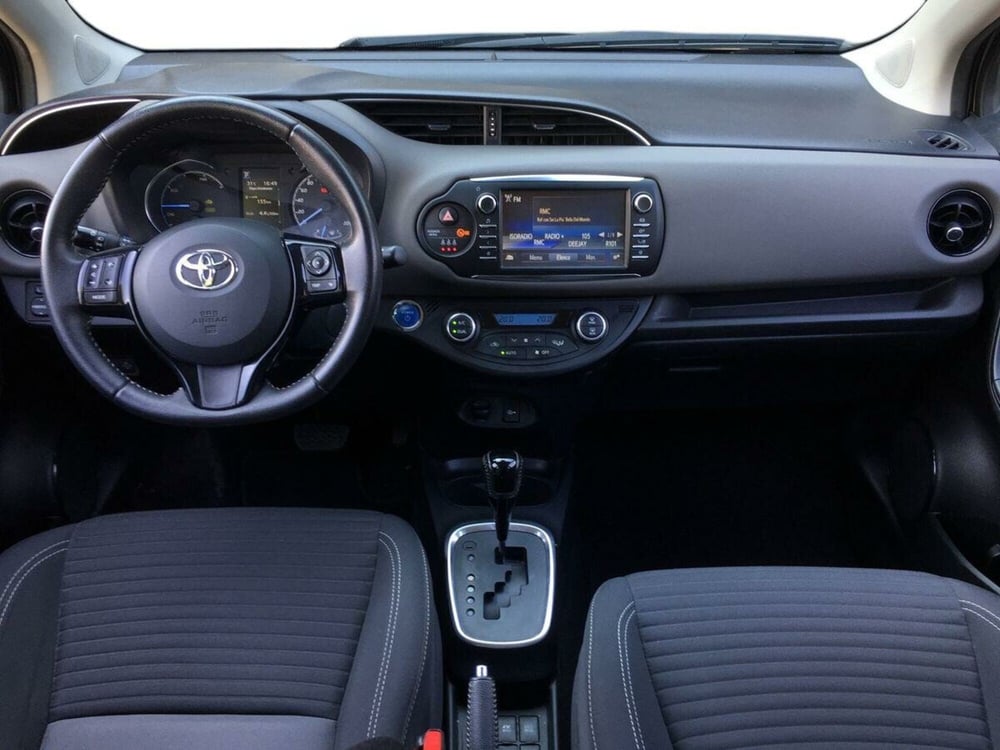 Toyota Yaris usata a Lecco (5)