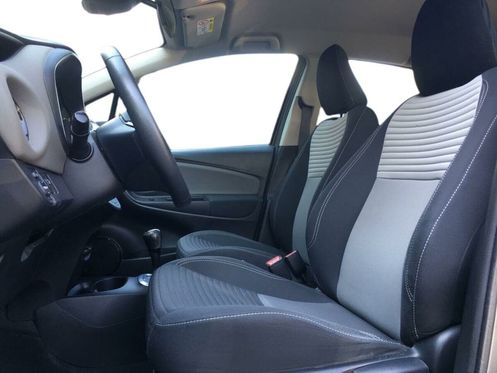 Toyota Yaris usata a Lecco (9)