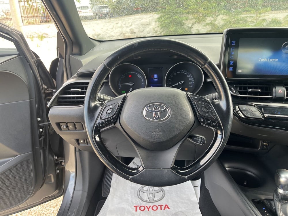 Toyota Toyota C-HR usata a Ragusa (10)