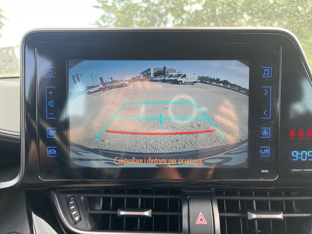 Toyota Toyota C-HR usata a Ragusa (13)