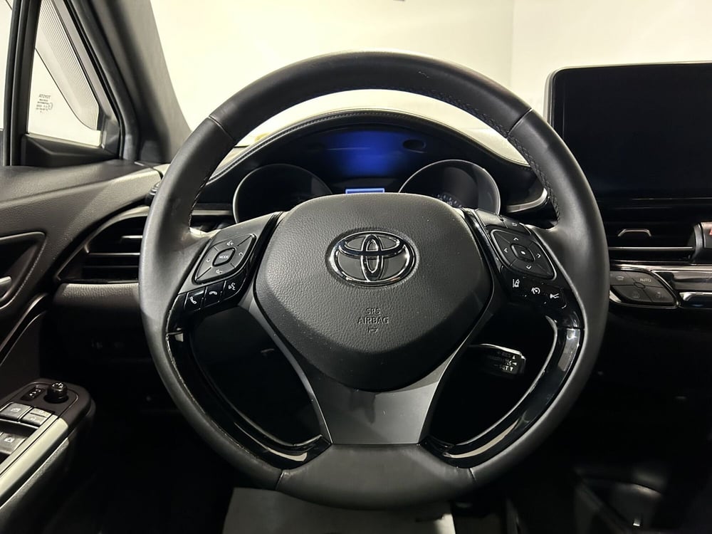 Toyota Toyota C-HR usata a Milano (10)