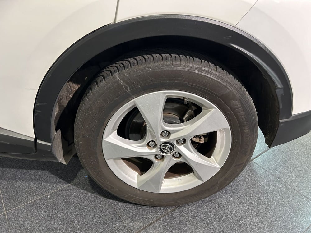 Toyota Toyota C-HR usata a Milano (15)