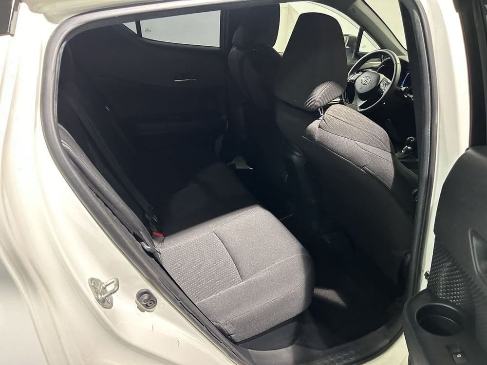 Toyota Toyota C-HR usata a Milano (8)