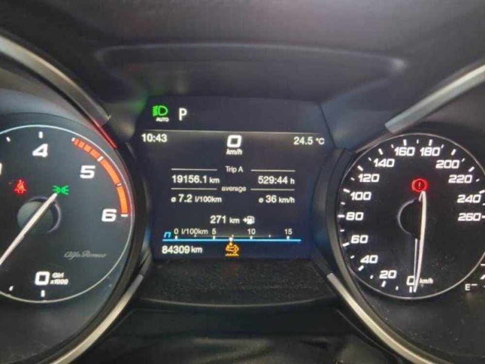 Alfa Romeo Stelvio usata a Bologna (4)