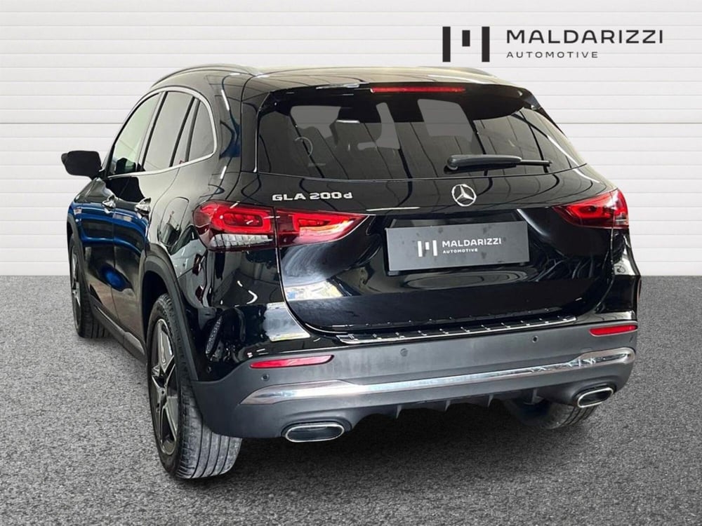 Mercedes-Benz GLA SUV usata a Taranto (8)